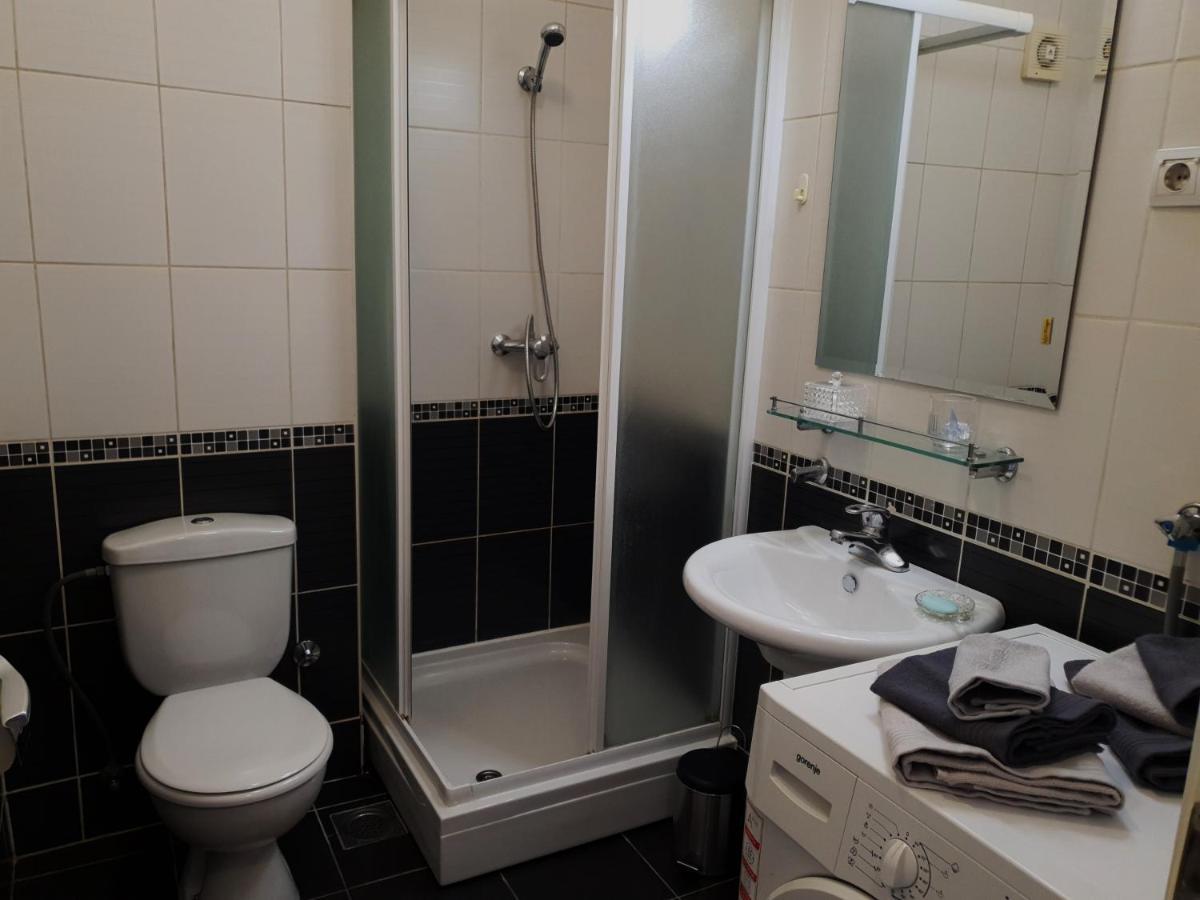 Apartman 64 - Besplatan Parking Za Goste Novi Sad Buitenkant foto